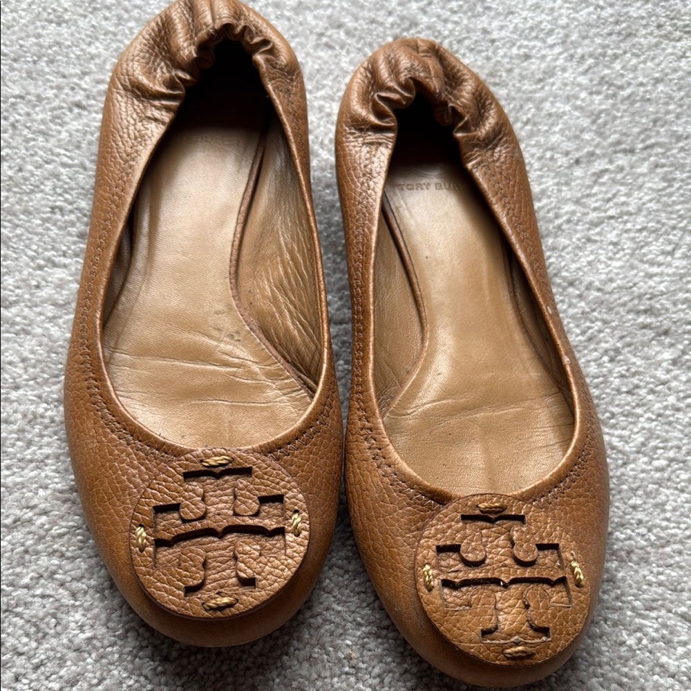 Tory Burch Brown Leather Flats with Logo Medallion